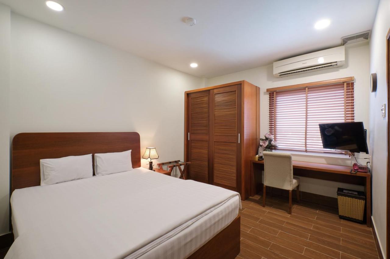 Pham Van Sakura Hotel Thuan An Exterior foto